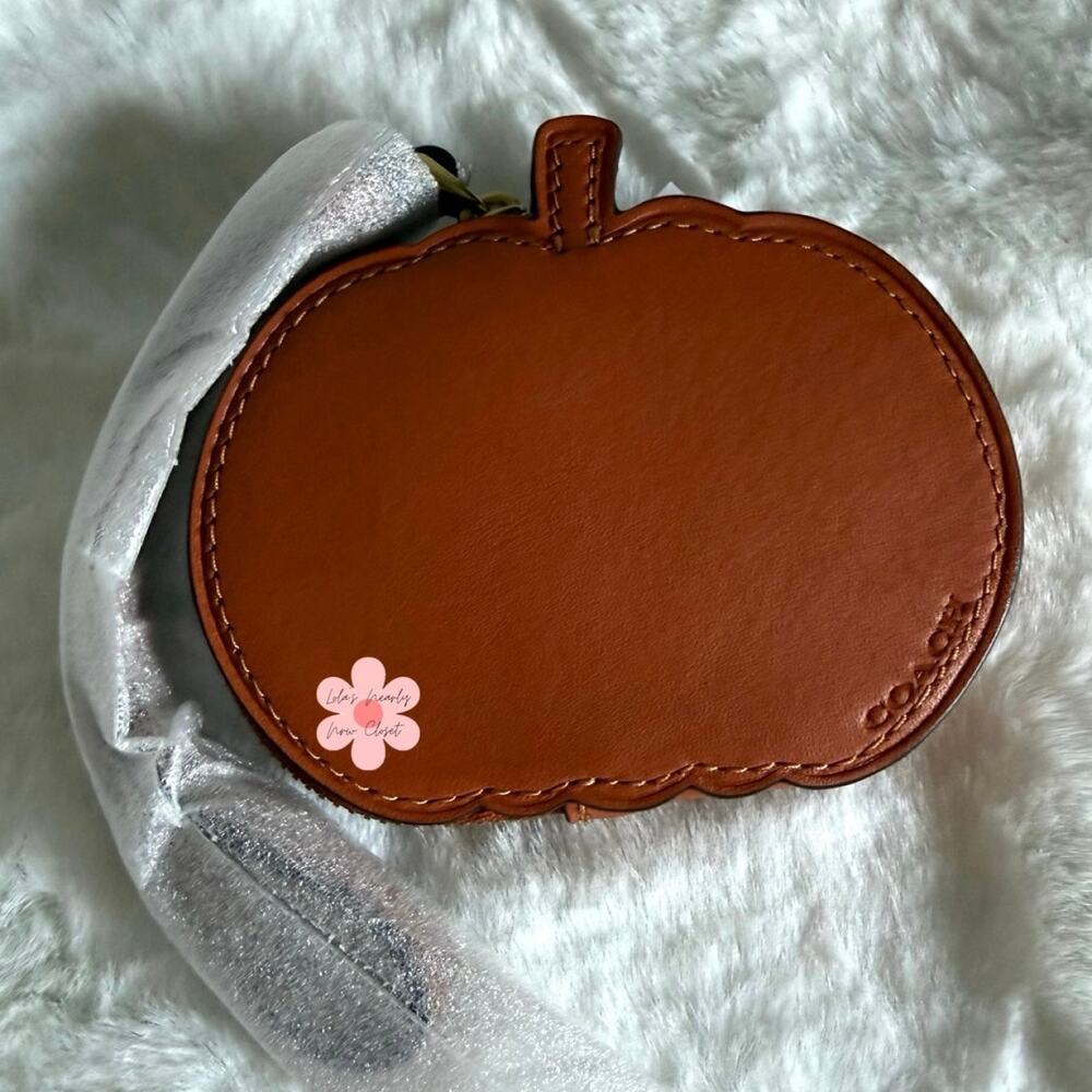 NWT Coach Pumpkin Coin Case Wristlet